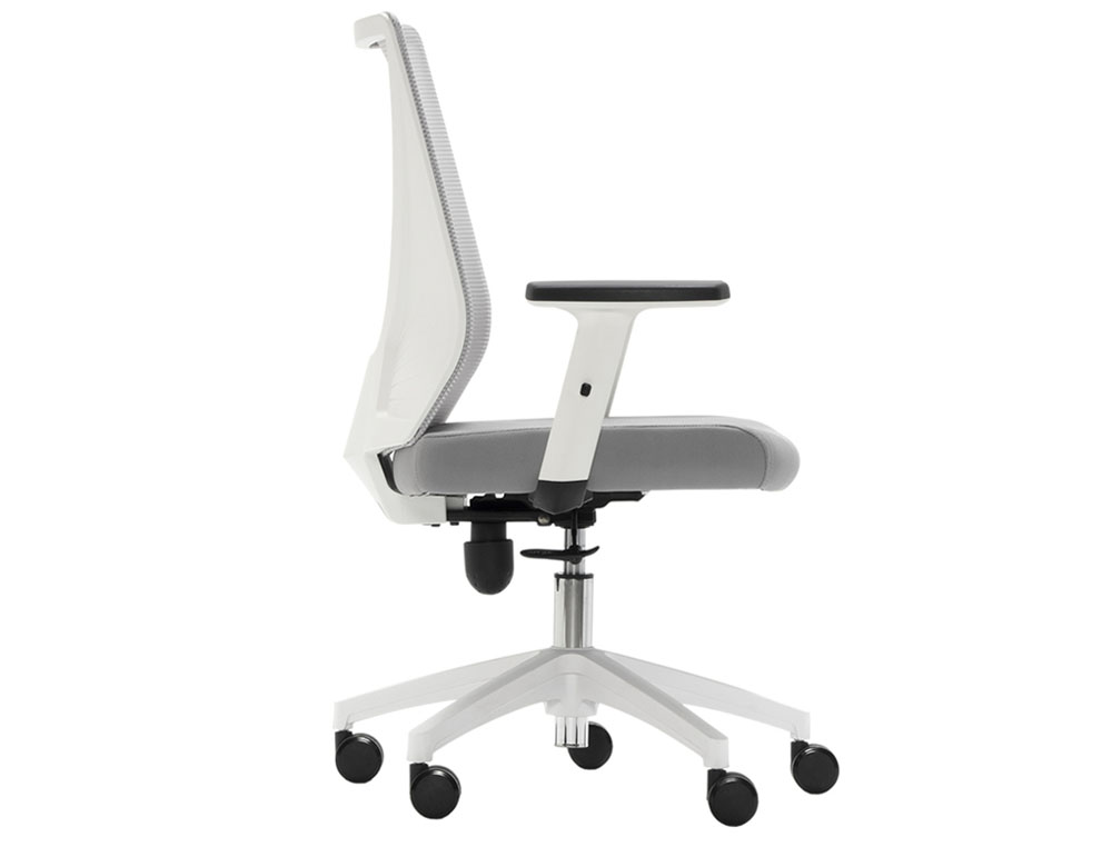 SILLA TIRANA NEGRO RESPALDO MALLA CON BRAZOS REGULABLES